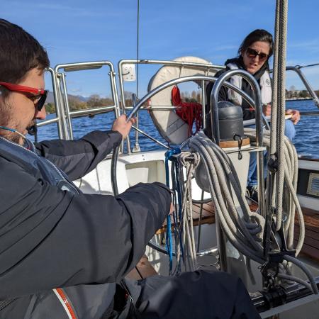 Michi et Daphné discutent des possibilités d'adaptation