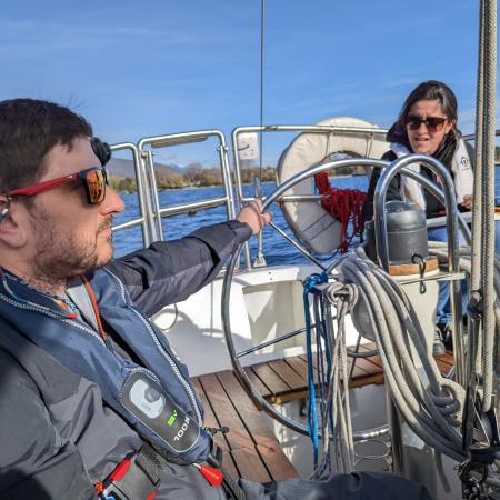 Michi au volant - Daphné observe et prend des notes